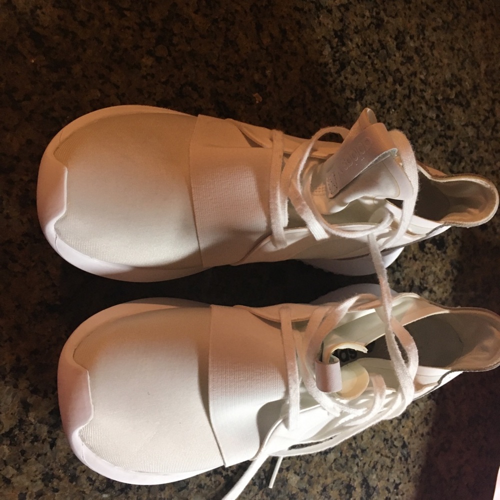 Women’s sneakers
